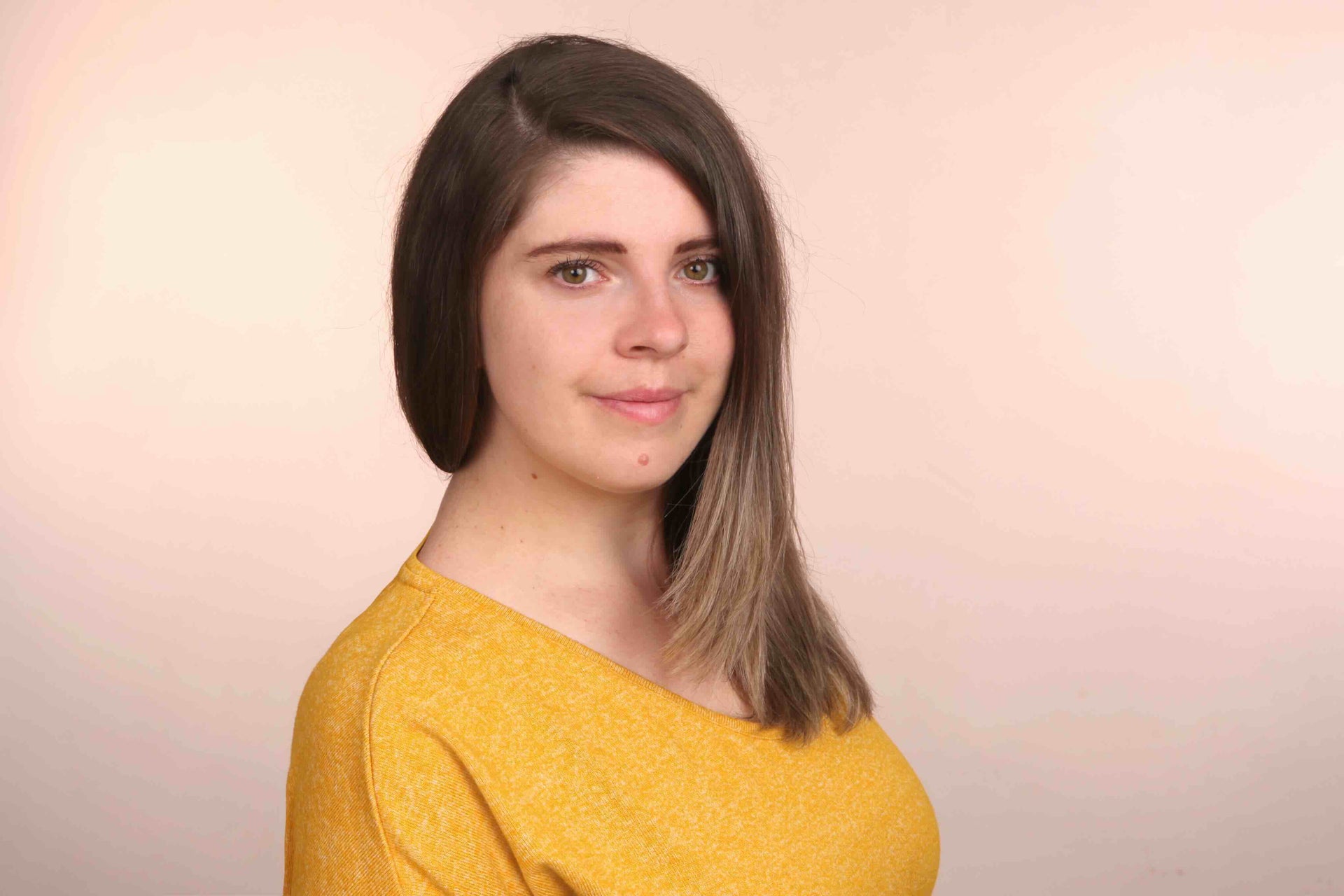 Porträt von Mandy Reif, freiberufliche Badplanerin, als Darstellung persönlicher Beratung, Kreativität und individueller Badkonzepte